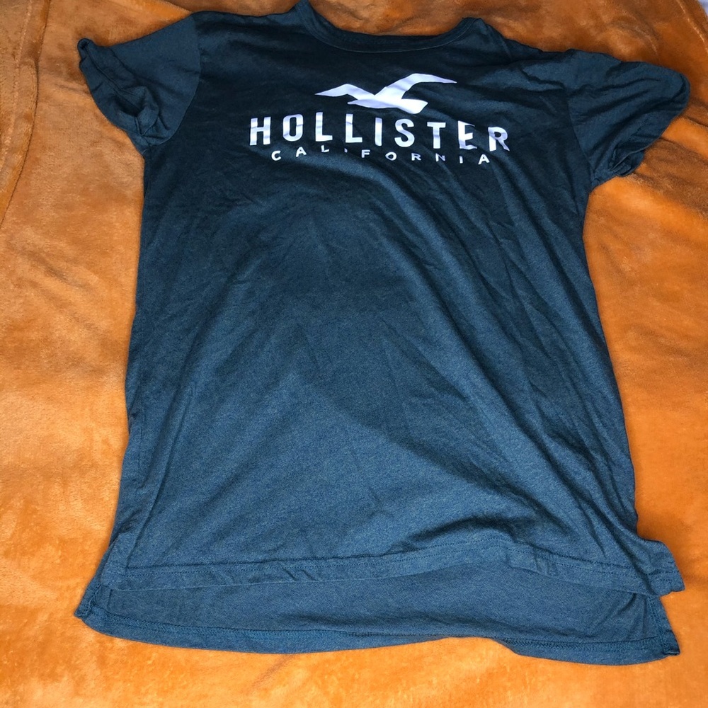 Men’s Hollister shirt